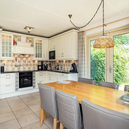 Villa Pet-free Texel With Sauna